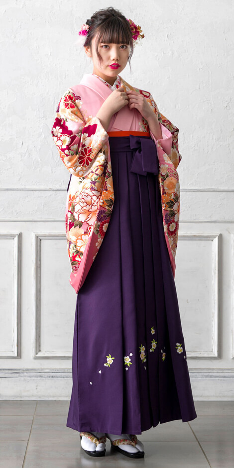 卒業式袴レンタル 着物：ピンクぼたん袖ボカシ／DDD848 袴：ムラサキシシュウ ／MRS056
