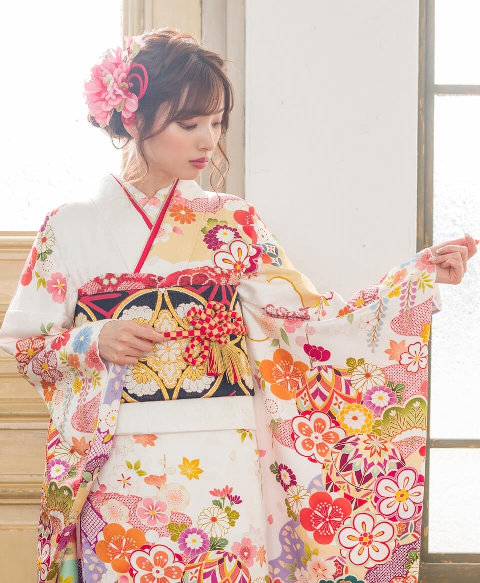 振袖の柄選び｜古典柄と髪飾り