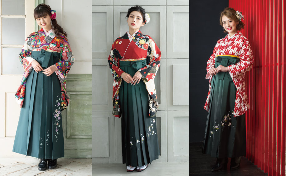 赤と緑の卒業式袴姿