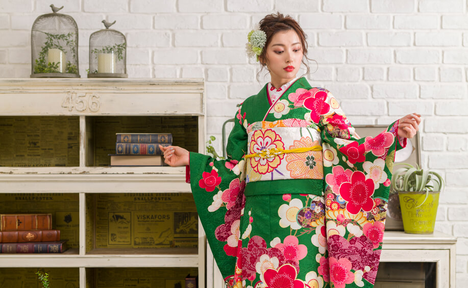 成人式にレンタルしたい緑の振袖