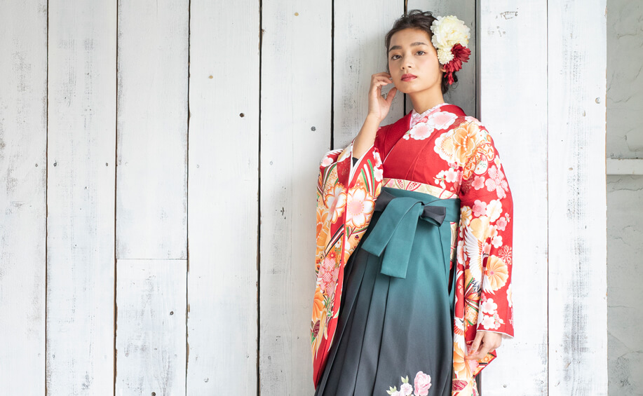 桜が描かれた古典柄のレンタル袴