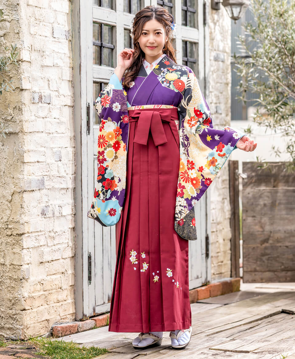 無地のエンジ色のレンタル袴