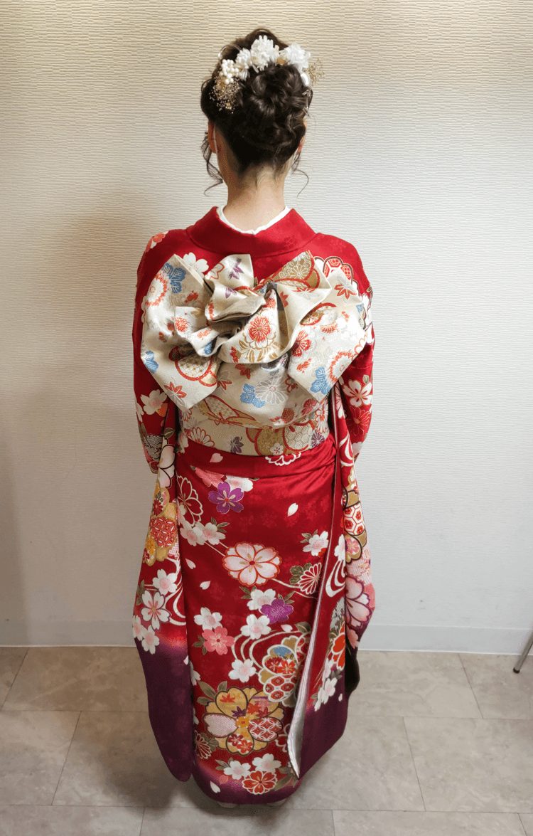 2023年成人式当日の様子|赤い振袖