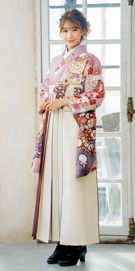 卒業式袴レンタル 着物：小豆色に疋田花／BBB491 袴：クリームライン紐水玉／CLD926