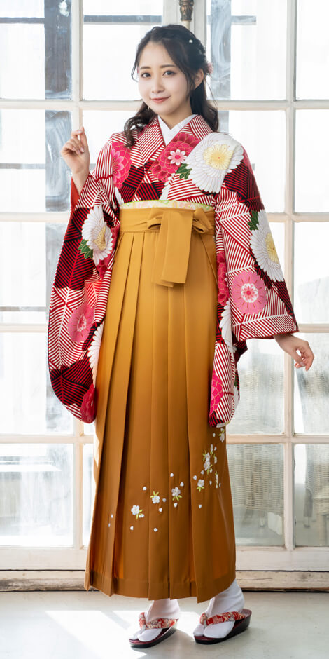 卒業式袴レンタル 着物：赤松白花／BBB489 袴：キンチャボカシ斜めシシュウ／KBN952