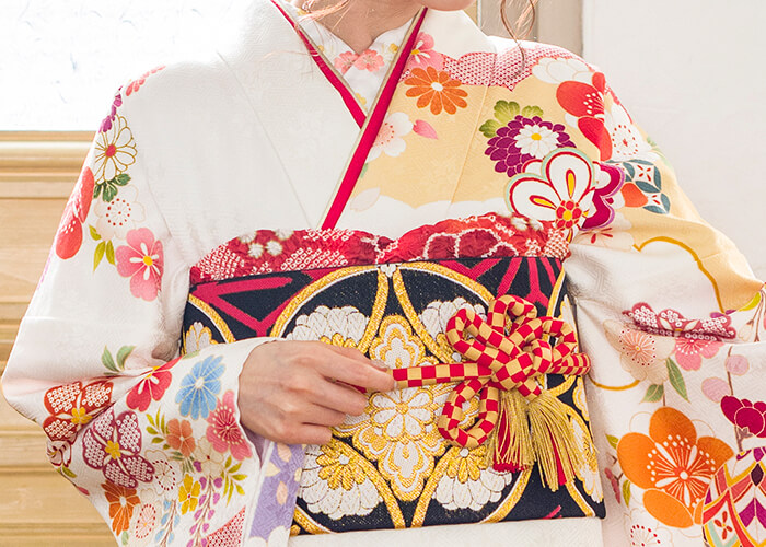 白い振袖のコーディネート