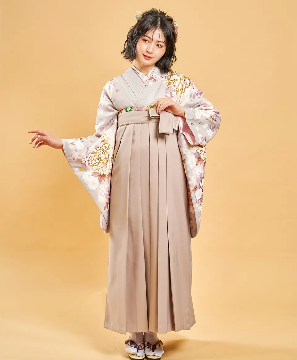 卒業式袴レンタル 着物：グレージュ金彩ブーケ／着物：BB4001 袴：グレーベルベット／GRV959