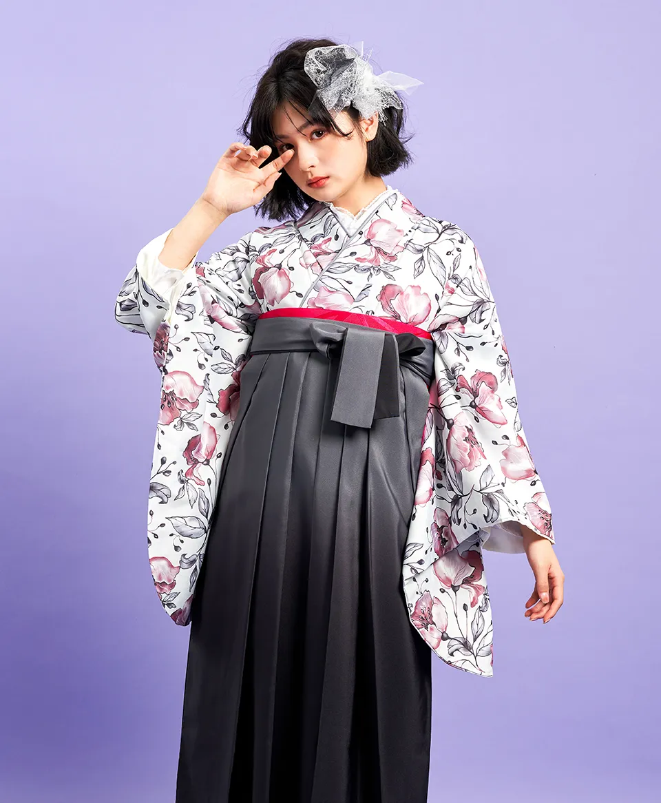 卒業式袴レンタル 着物：ライトグレーヴィンテージフラワー／BB4004 袴：グレーボカシ／GRB040